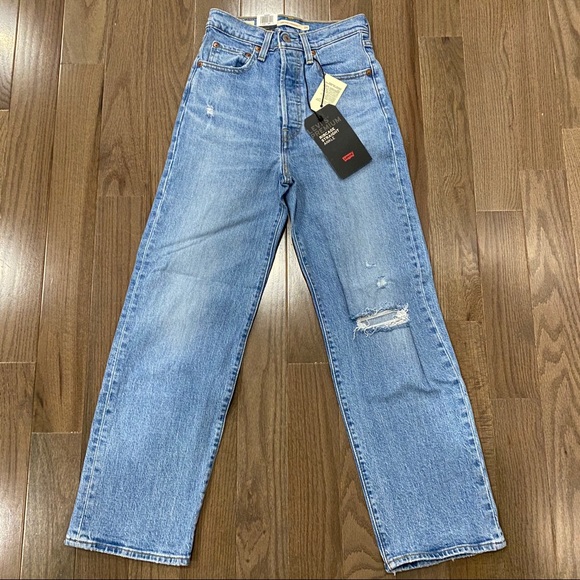 Levi’s Ribcage Straight Ankle Jeans - Picture 4 of 9